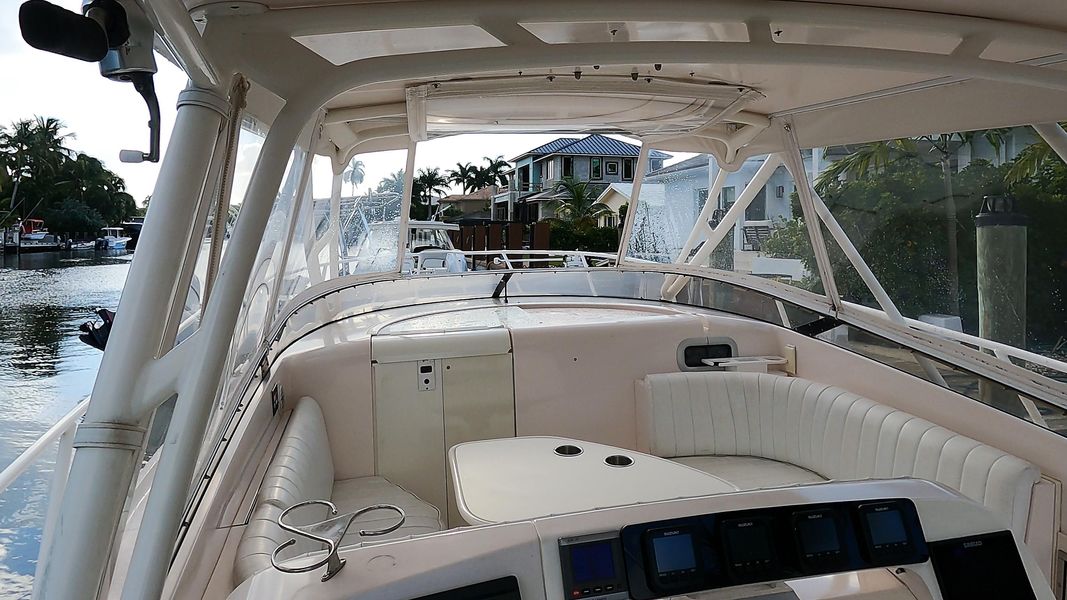 2002 Intrepid 377 Walkaround