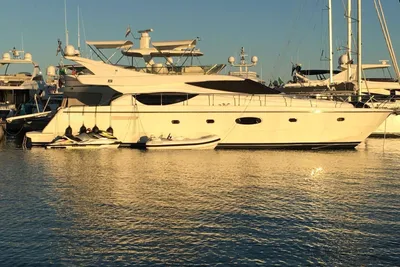 Ferretti Yachts 550