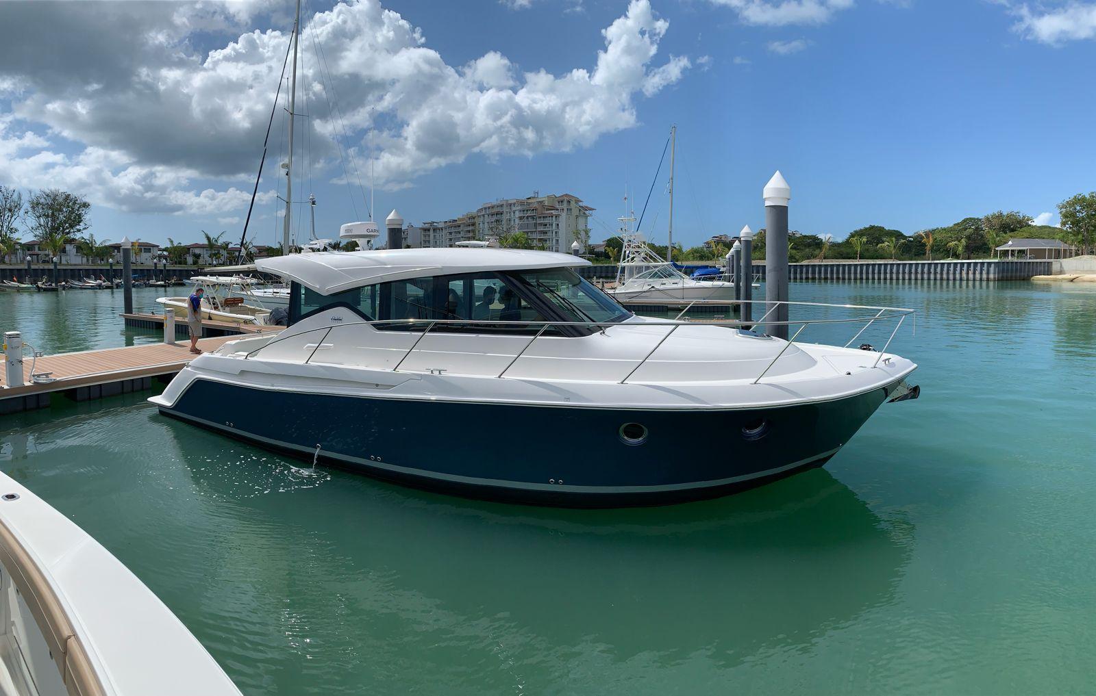 Tiara Yachts C39 Coupe