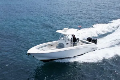 Boston Whaler 320 Outrage