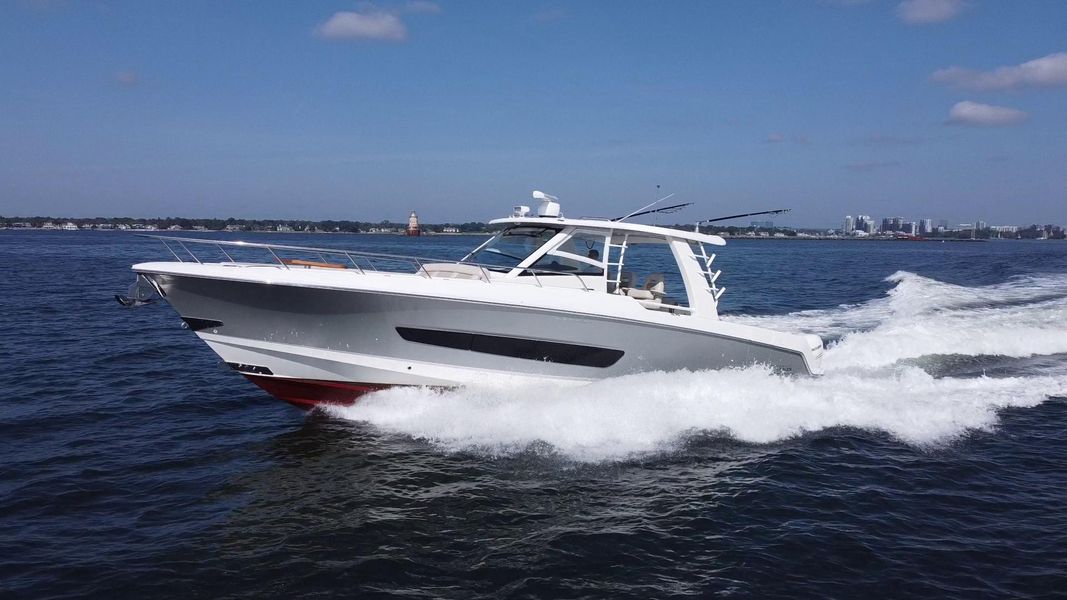 2020 Boston Whaler 420 Outrage