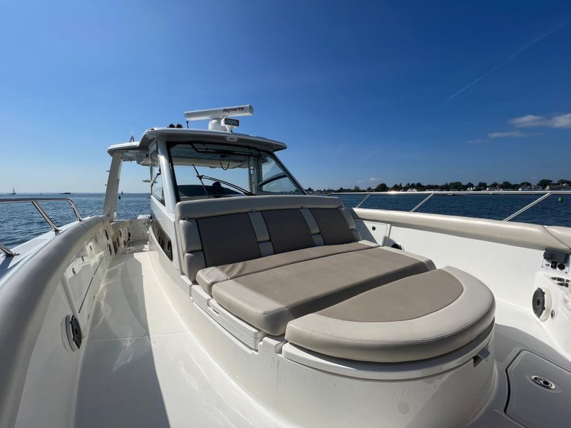 2020 Boston Whaler 420 Outrage