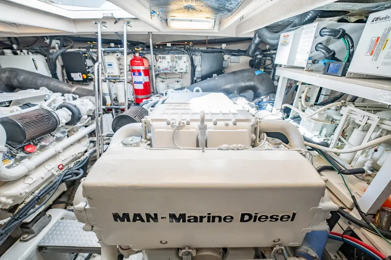 No Shoes Yacht Photos Pics 