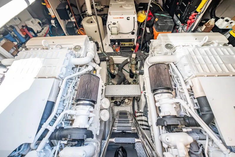 No Shoes Yacht Photos Pics 