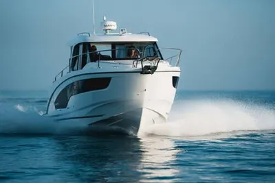 2025 Beneteau Antares 9 OB V2