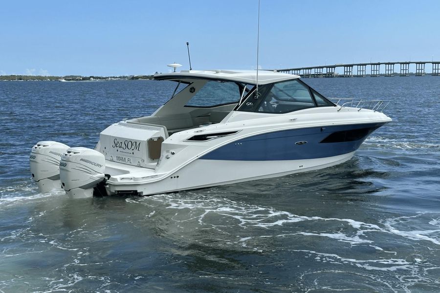 2021 Sea Ray Sundancer 320 OB