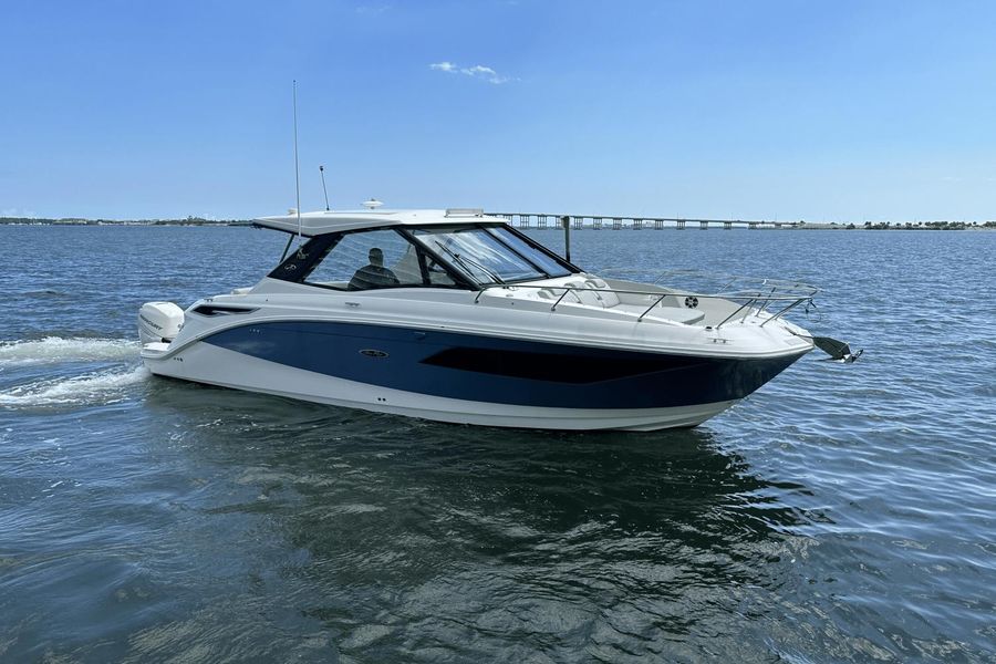 2021 Sea Ray Sundancer 320 OB