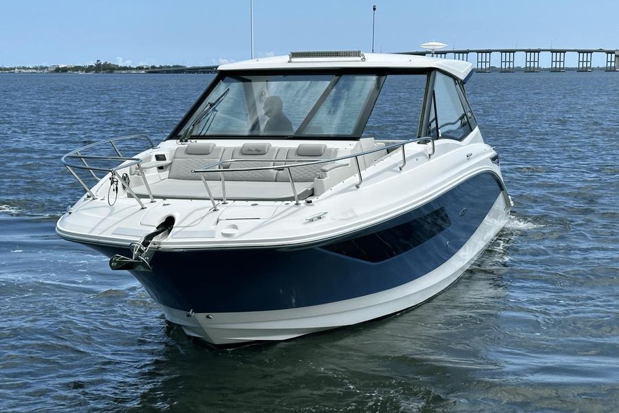 2021 Sea Ray Sundancer 320 OB