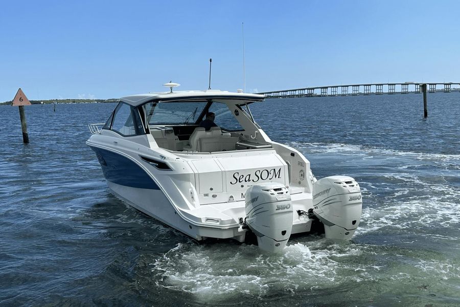 2021 Sea Ray Sundancer 320 OB