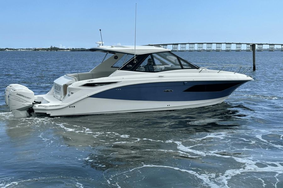 2021 Sea Ray Sundancer 320 OB