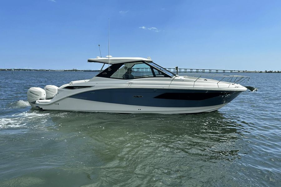 2021 Sea Ray Sundancer 320 OB