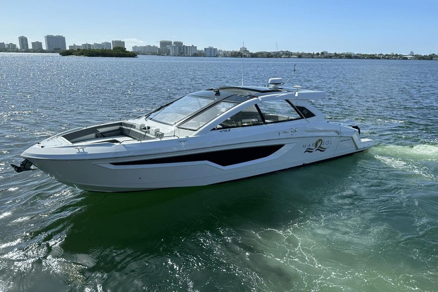 2021 Cruisers Yachts 42 GLS-OB