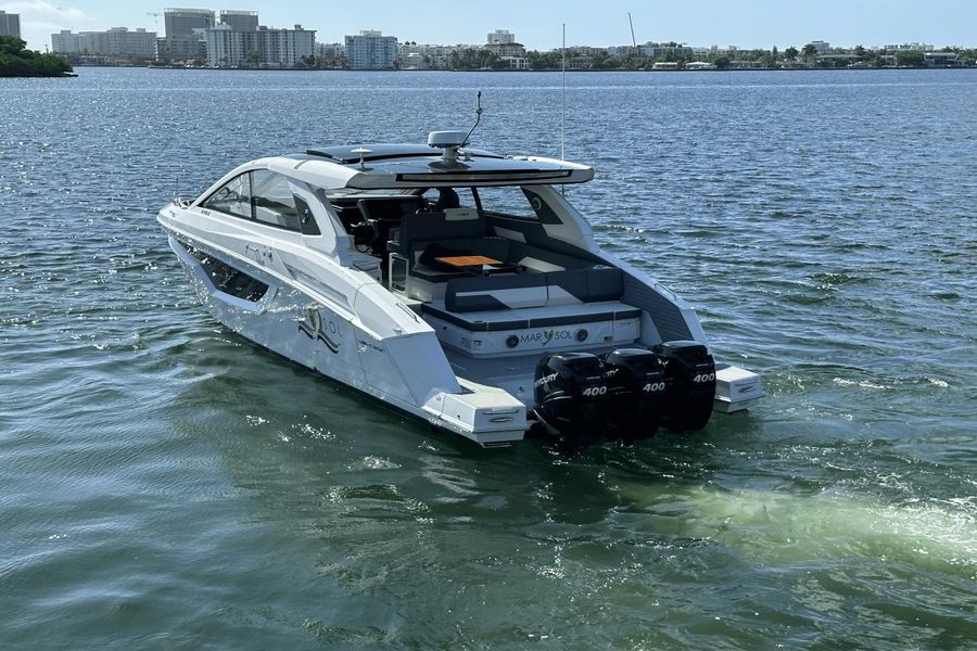 2021 Cruisers Yachts 42 GLS-OB