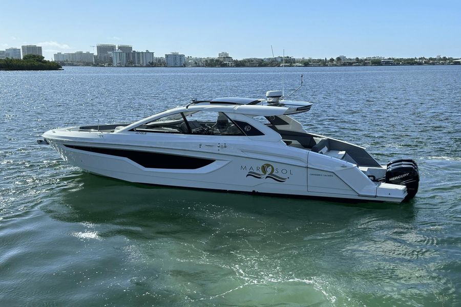 2021 Cruisers Yachts 42 GLS-OB