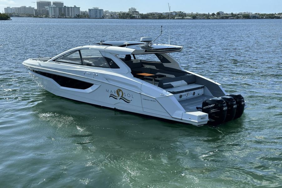 2021 Cruisers Yachts 42 GLS-OB