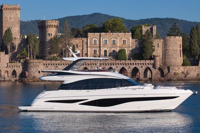 Yacht
