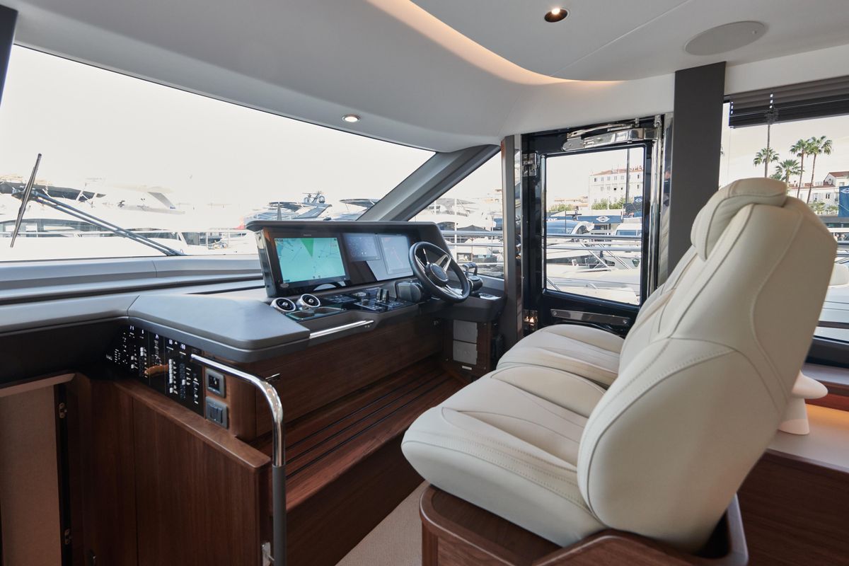 2024 Princess 66 