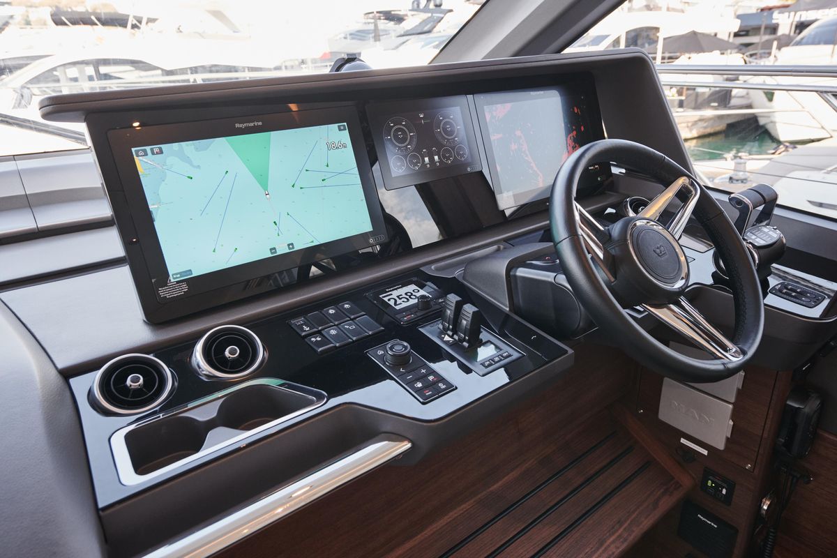 2024 Princess 66 