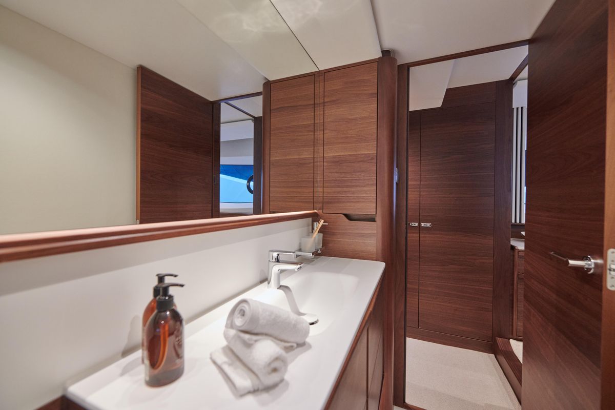 2024 Princess 66 