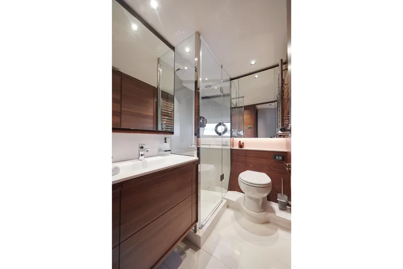  Yacht Photos Pics Photo of the boat in question