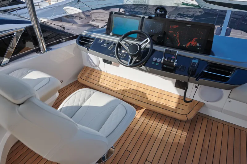  Yacht Photos Pics Photo of the boat in question