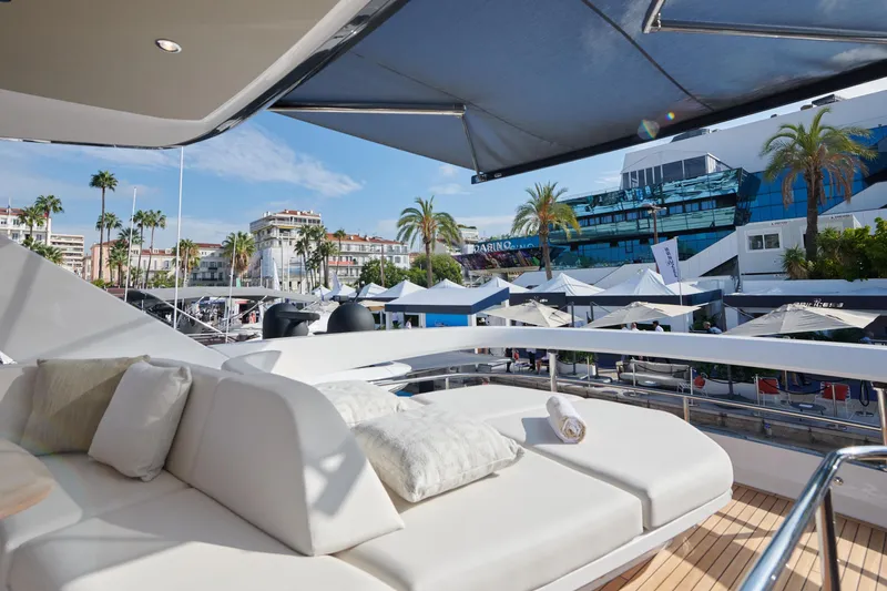  Yacht Photos Pics Photo of the boat in question