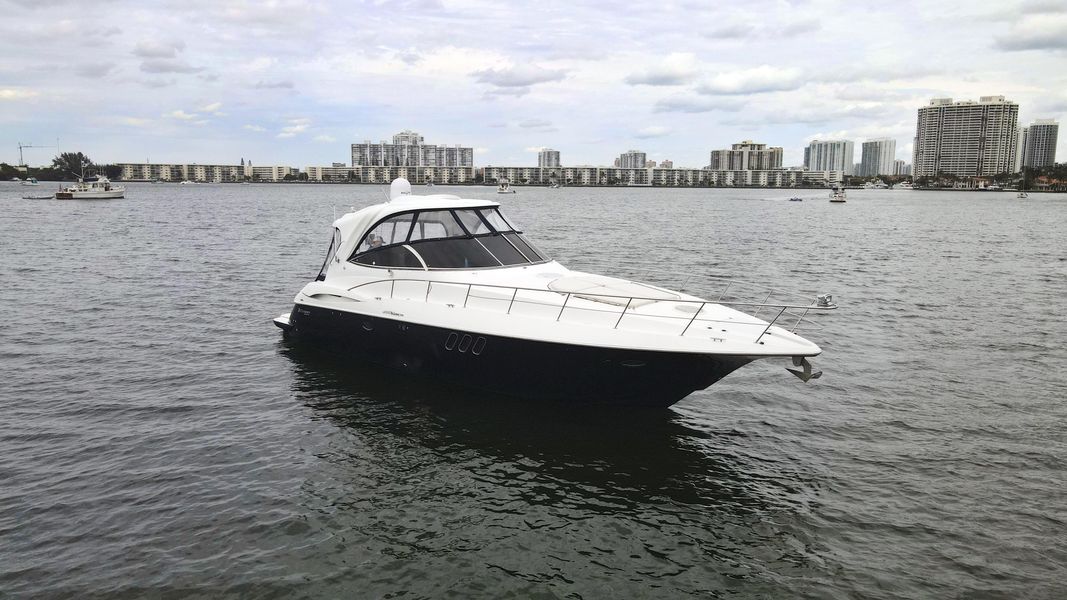 2009 Cruisers Yachts 460 Express