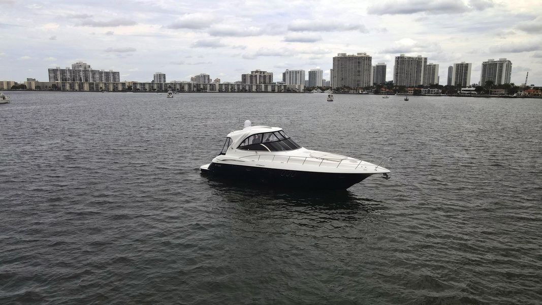 2009 Cruisers Yachts 460 Express