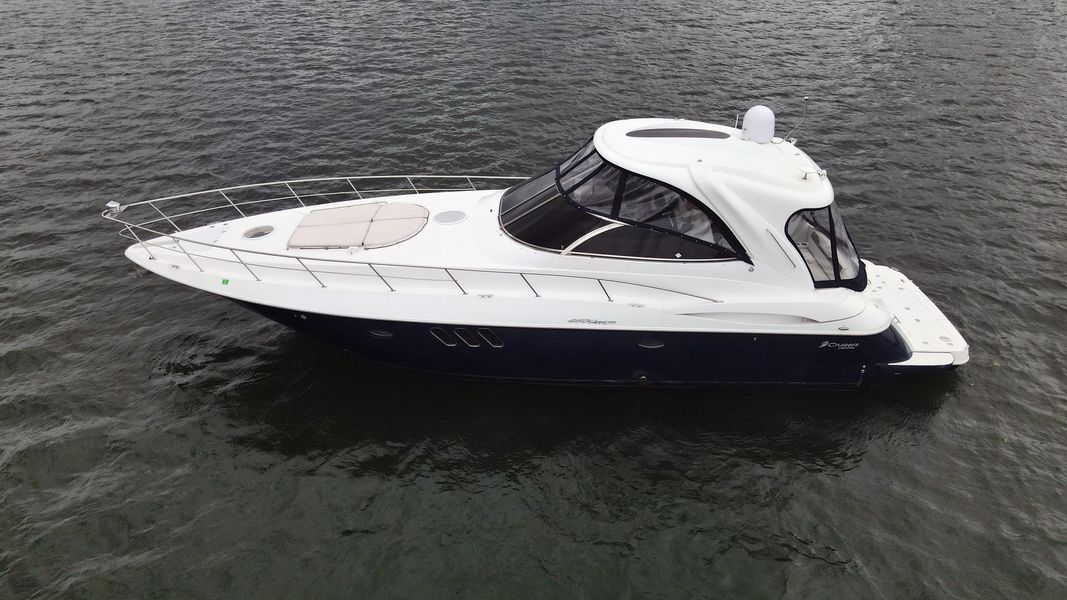 2009 Cruisers Yachts 460 Express