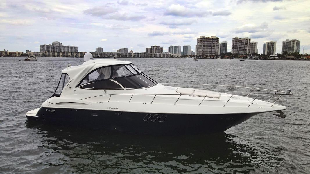 2009 Cruisers Yachts 460 Express