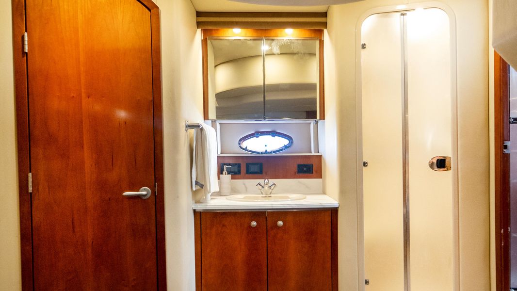 2009 Cruisers Yachts 460 Express