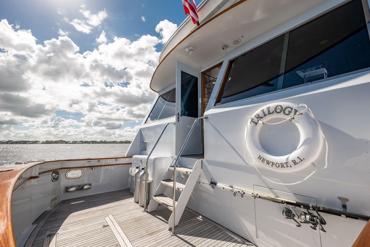 1985-90-cheoy-lee-motor-yacht