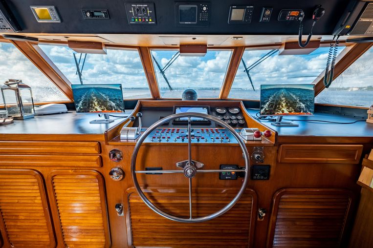 1985-90-cheoy-lee-motor-yacht