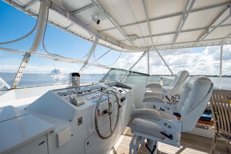 1985-90-cheoy-lee-motor-yacht