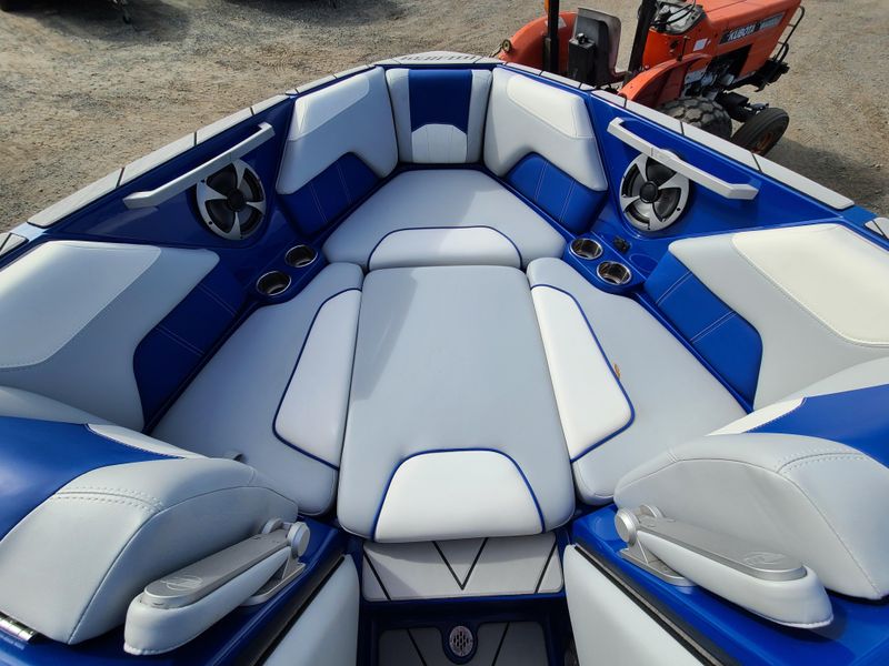 2021 Malibu Wakesetter 25 LSV