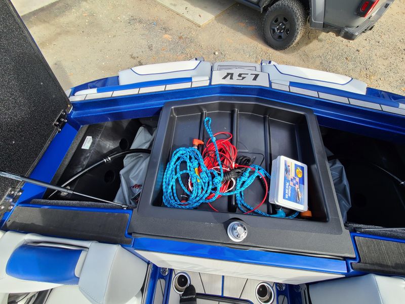 2021 Malibu Wakesetter 25 LSV