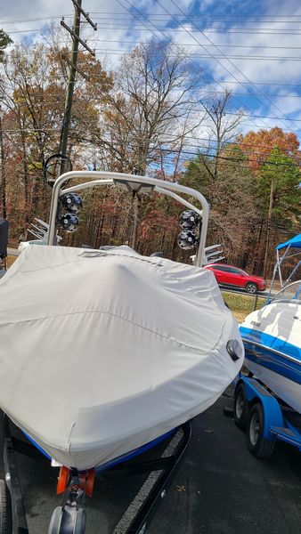 2021 Malibu Wakesetter 25 LSV