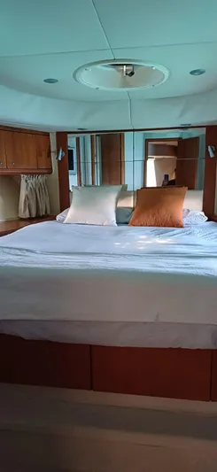  Yacht Photos Pics Luxurious bedroom interior of 2006 Sunseeker Manhattan 60 yacht.