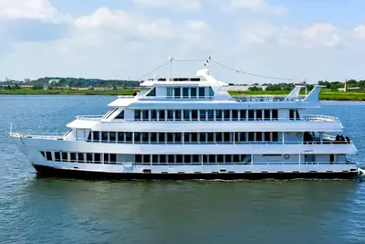 Blount 130 Dinner Cruise