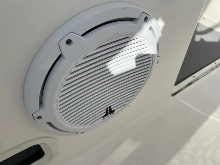  Yacht Photos Pics White JL Audio speaker on 2014 Everglades 350LX boat.
