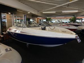 2012 Larson LX 710