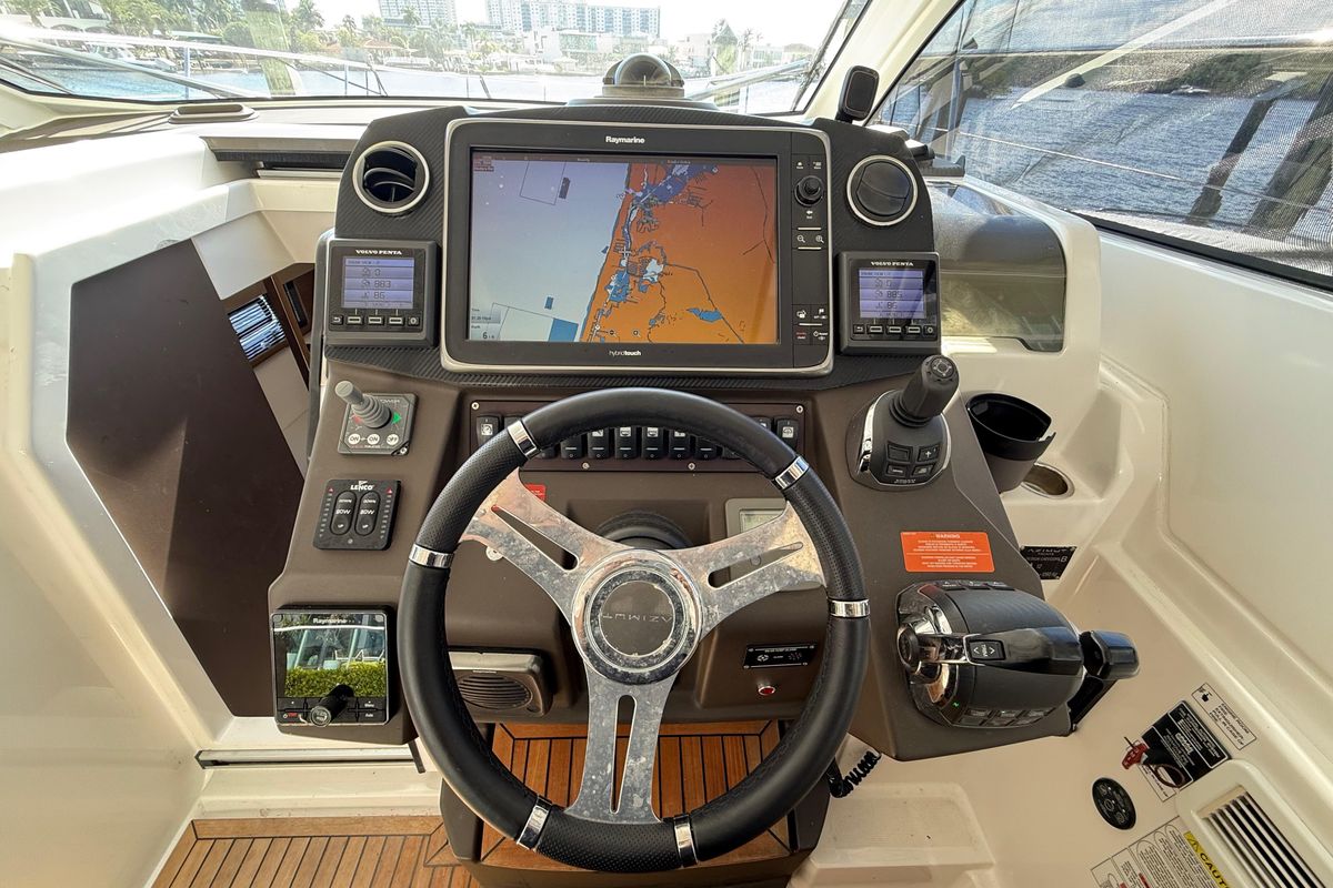 2016 Azimut 43 
