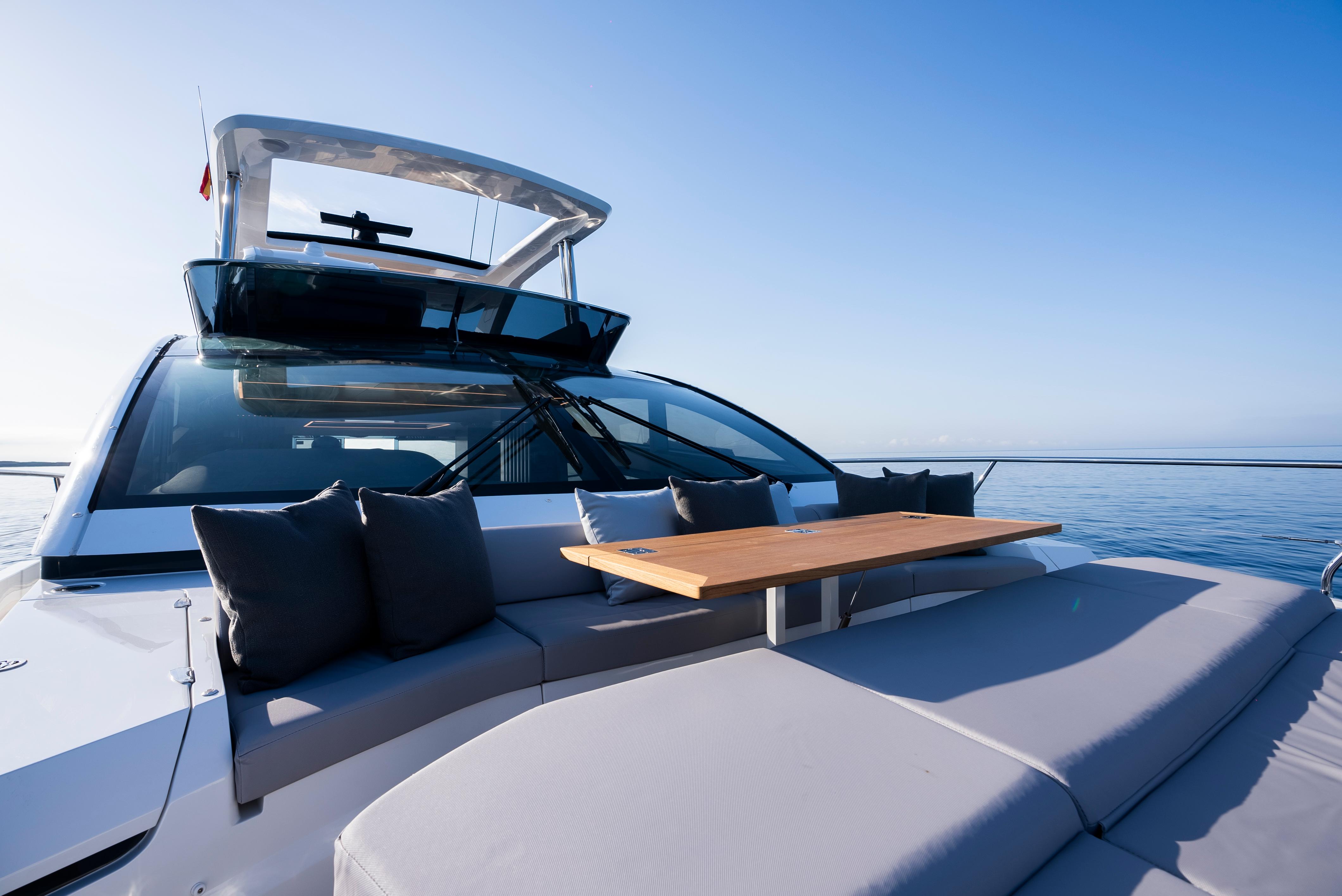 2025 Pearl 62 Flybridge boten te koop YachtWorld