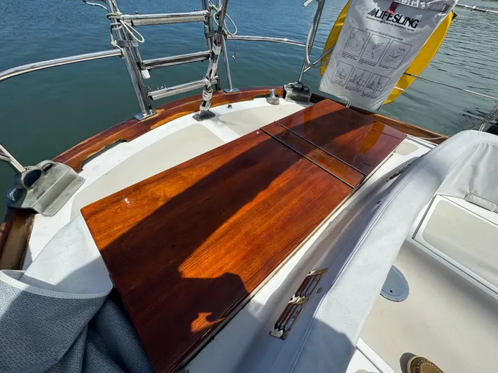 Mast Transit Yacht Photos Pics Hinckley Sou'wester 42 sailboat deck with polished wood and safety equipment, 1983 model.