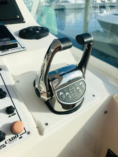 Legacy Yacht Photos Pics 