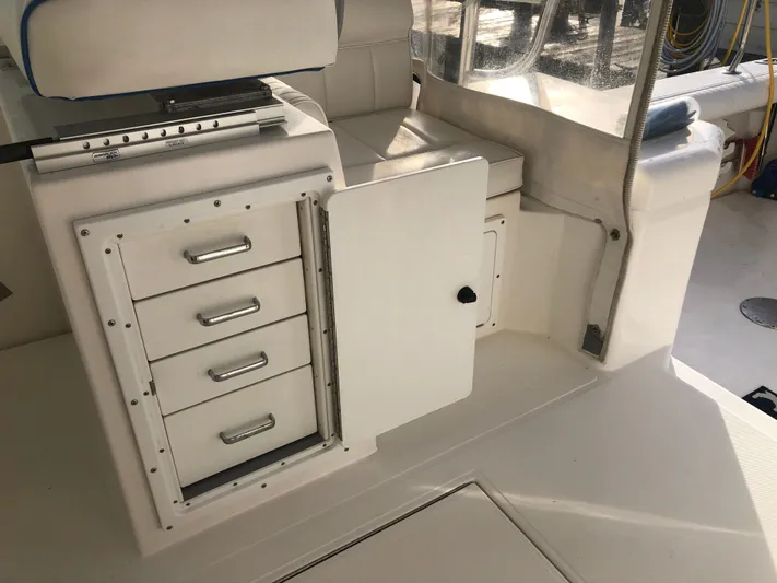 Legacy Yacht Photos Pics 