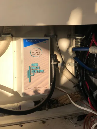 Legacy Yacht Photos Pics 