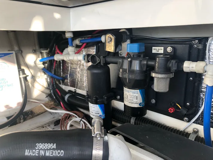 Legacy Yacht Photos Pics 