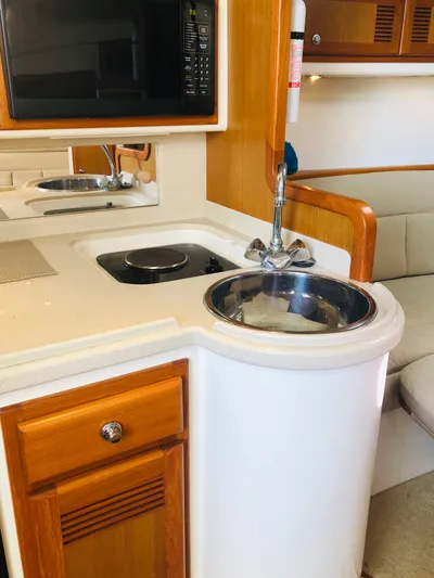 Legacy Yacht Photos Pics 