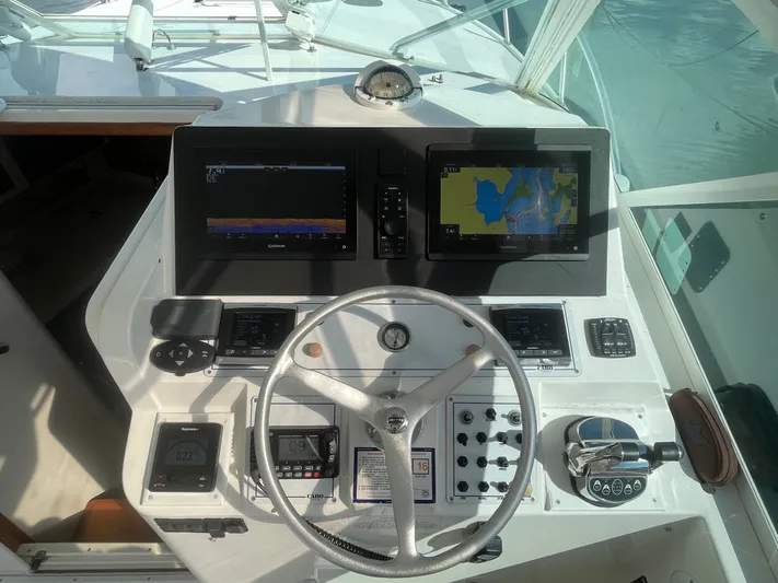 Legacy Yacht Photos Pics 